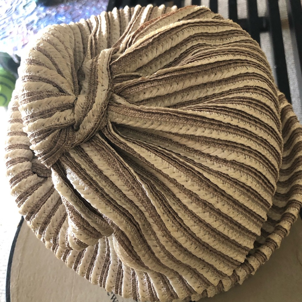 Vintage 60s Christian Dior Chapeaux with Original Box - Bold ‘New Look’ Chapeaux - Picture 10 of 11